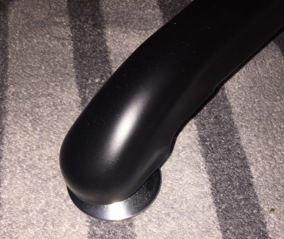 ゲーミングオットマンの固定足