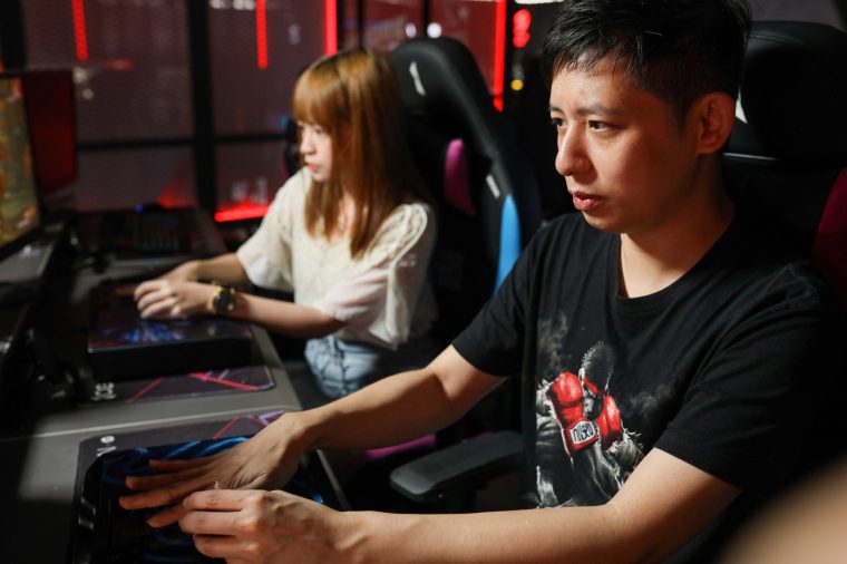 ゲームをしている人